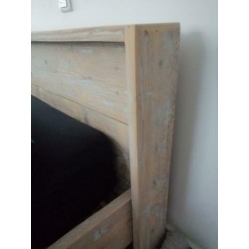 Steigerhouten bed!