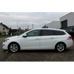 Peugeot 308 SW 1.6 HDIF 120pk (B) Executive Pack + Pano + Na