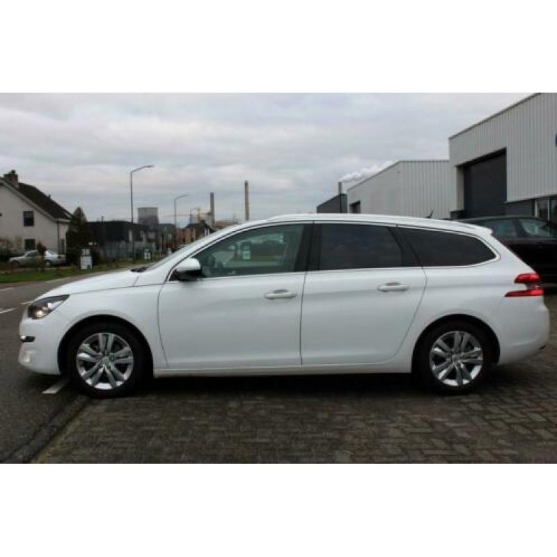 Peugeot 308 SW 1.6 HDIF 120pk (B) Executive Pack + Pano + Na