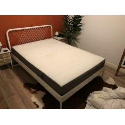 Matras Hovag; Goede vering. Bijna nieuw (was 229,-) 140x200
