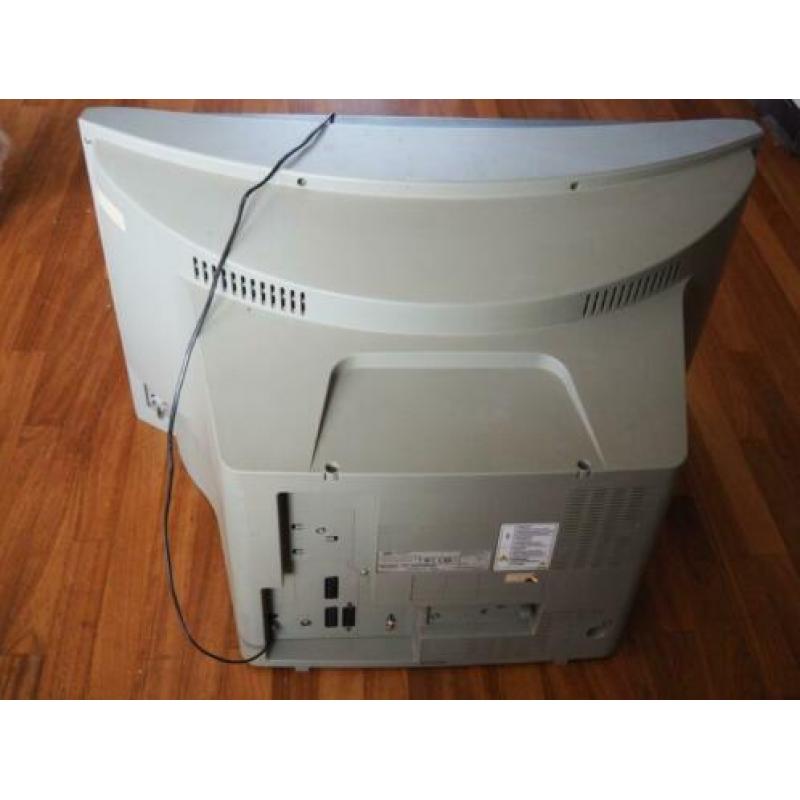 Breedbeeld tv JVC 32 inch incl. gratis afstandsbediening