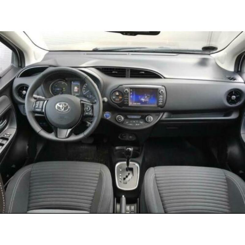 Toyota Yaris 1.5 Hybrid Dynamic Stoelverwarming