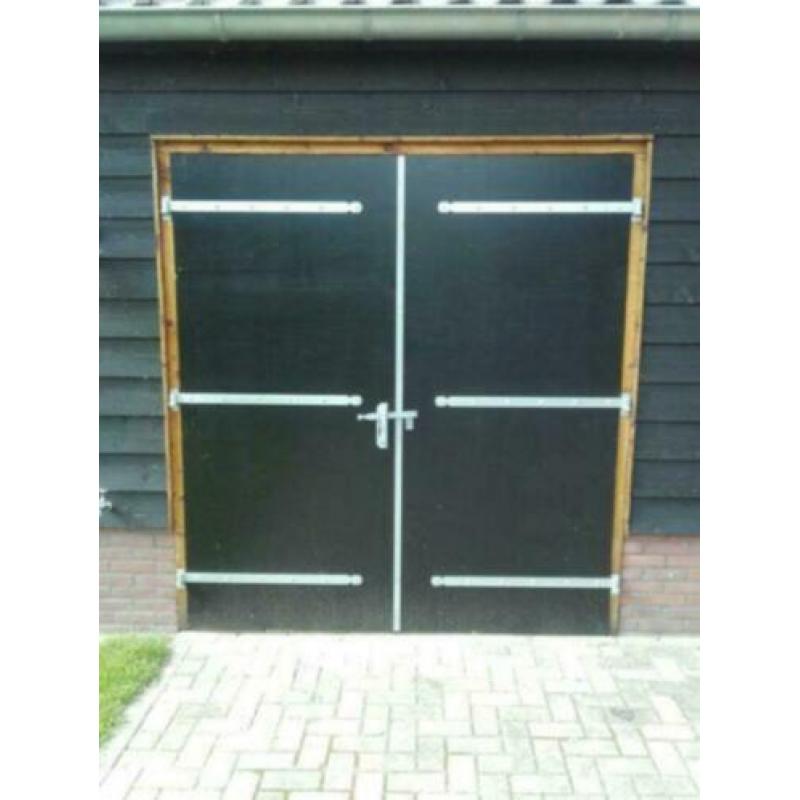 2 setjes beukenhouten garagedeuren / poortdeuren