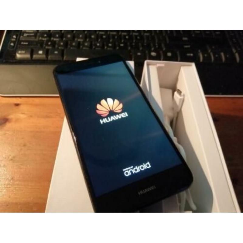 te koop een zeer mooie huawei p8 lite nieuw model. compleet.