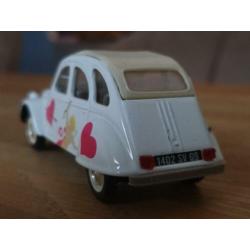 Citroen 2CV Cupido corazon amor nor van Norev