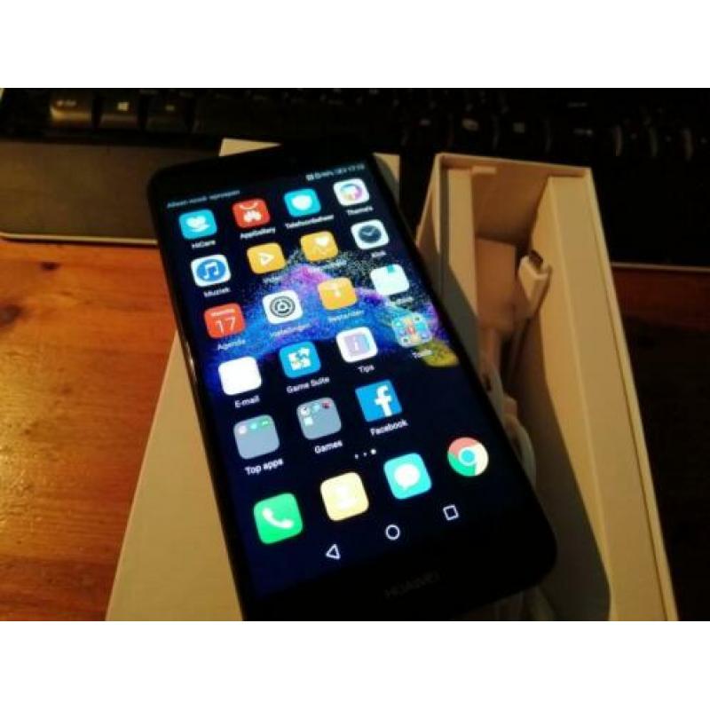 te koop een zeer mooie huawei p8 lite nieuw model. compleet.