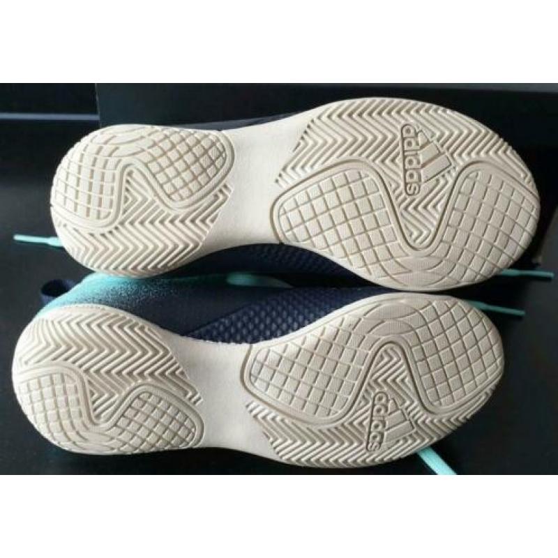 Adidas zaal (voetbal)schoenen maat 29