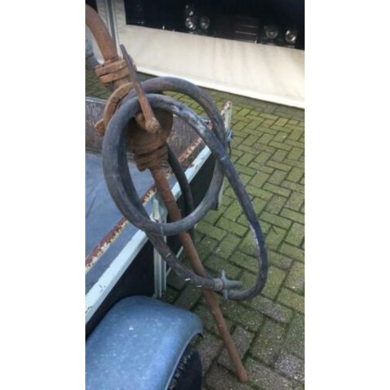 Oude pomp