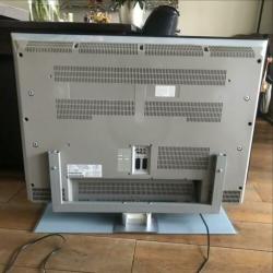 Phillips Cineos 37 inch lcd tv met ambiligh