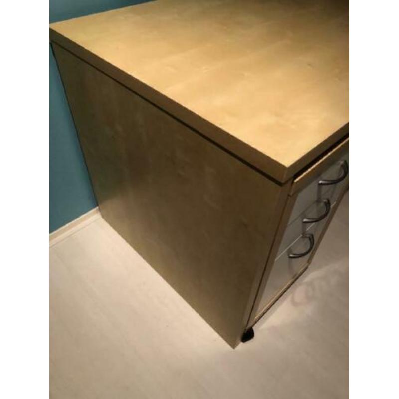 Ikea bureau met laden kastje
