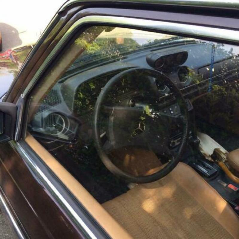 Mercedes 200-Serie 3.0 300 TD 1980 Bruin w123