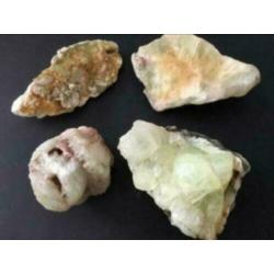17 x mineraal prehniet India: ruw, gepolijst, bollen