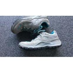 Lowa wandelschoenen maat 37,5