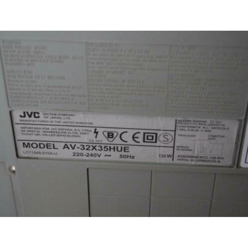 Breedbeeld tv JVC 32 inch incl. gratis afstandsbediening