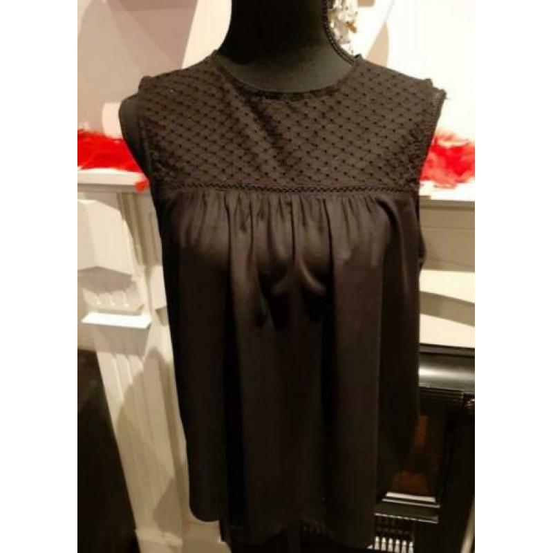 Top Jacqueline young Mt 42
