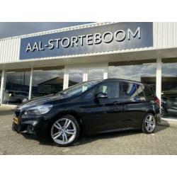 BMW 2 Serie Gran Tourer 220i 190pk Automaat (8) M Sport | Al