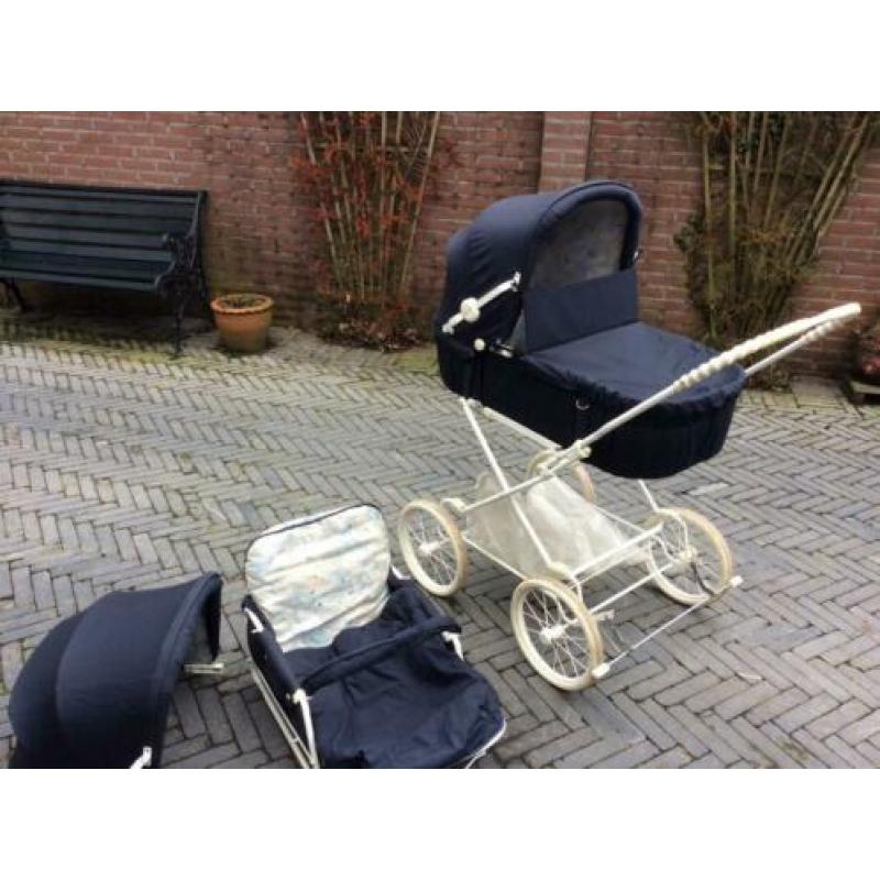 Prachtige donkerblauwe kinderwagen 2 in 1 merk mutseart