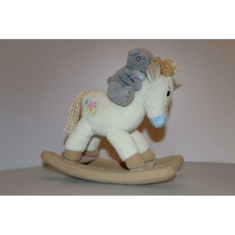 Me to you beertje op hobbelpaard geboorte baby cadeautip