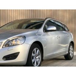 Volvo V60 1.6 D2 Summum 2013 Grijs