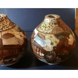 Vintage japans keramiek vaas 2 stuks bolvaas japans satsuma?