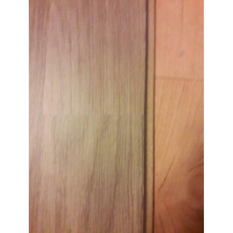 170 hele planken laminaat.