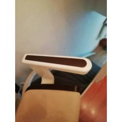 Handycare Traplift