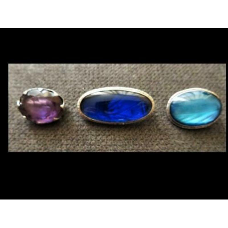 Drie Zilveren Broches met Bijzonder Stenen!!!