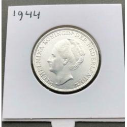 Schaarse zilveren 1 gulden 1944 Wilhelmina in UNC kwaliteit,