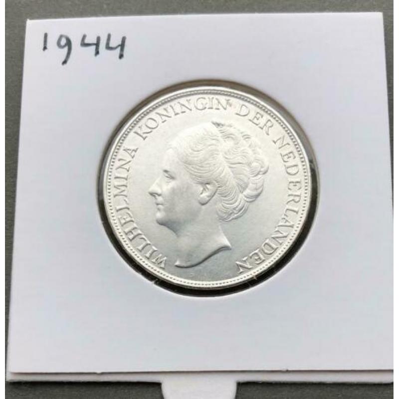 Schaarse zilveren 1 gulden 1944 Wilhelmina in UNC kwaliteit,
