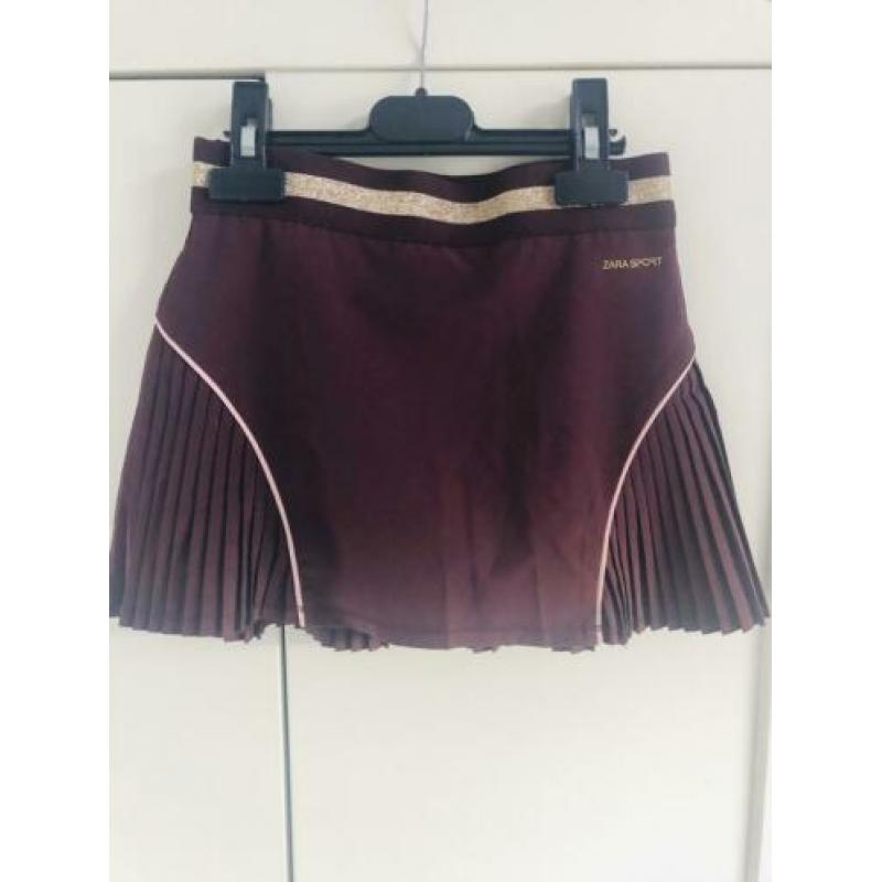 Zara sport (tennisrokje) bordeaux 8/9 jaar 130 nieuw