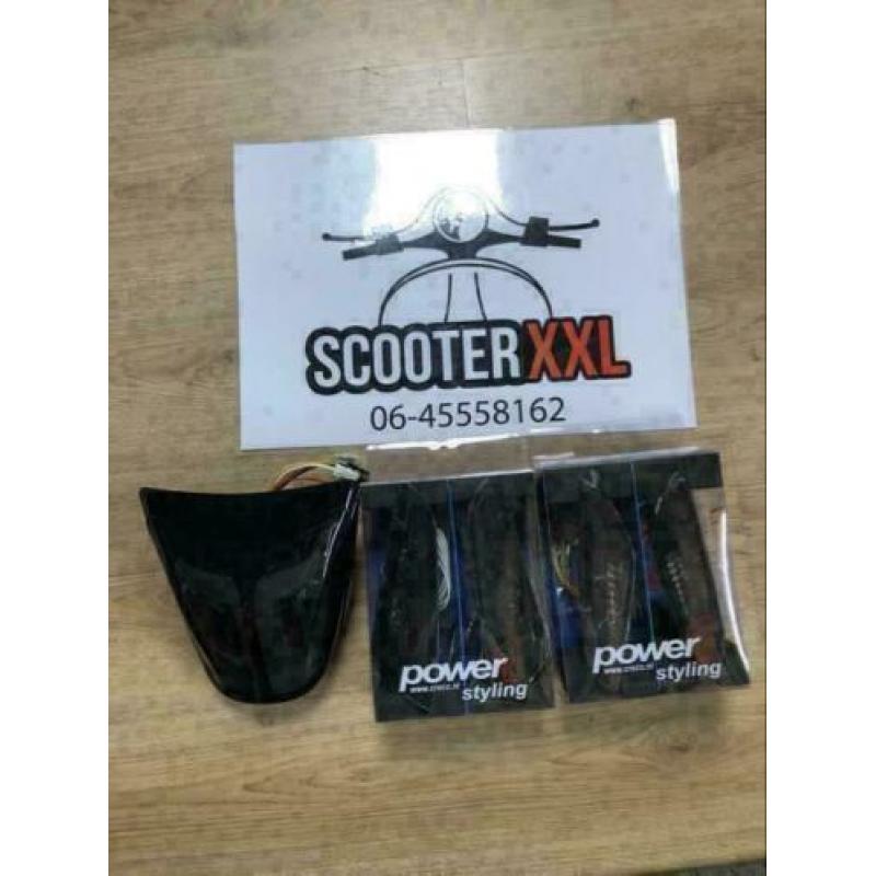 Piaggio Vespa Sprint / Primavera AUDI LED TUBE ACHTERLICHT