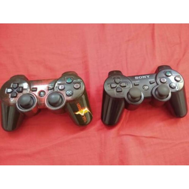PlayStation 3 met 12 games, 2 controllers en Skylanders