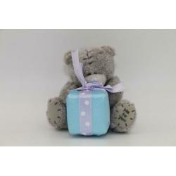 Me to you beertje met cadeautje blauw cadeautip