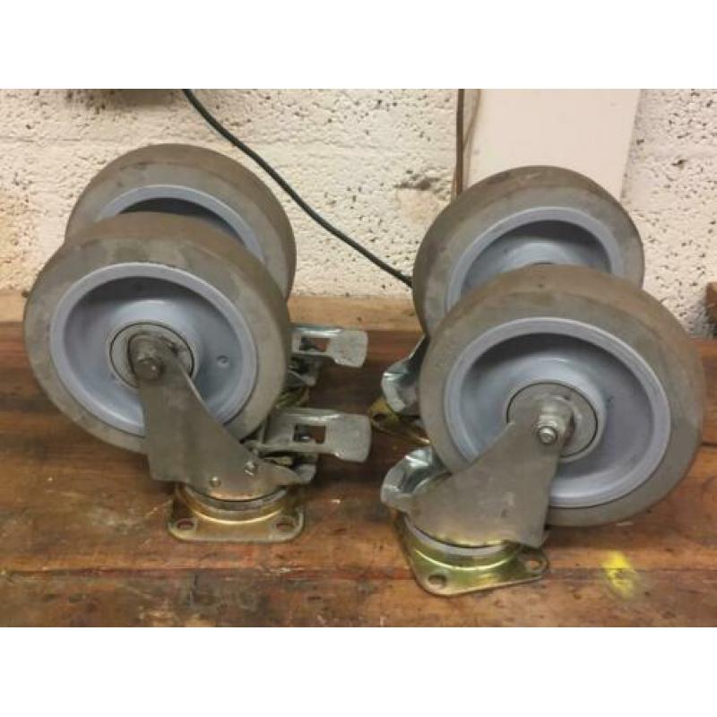 Tente Zwenkwielen 34cm hoog U200