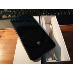 te koop een zeer mooie huawei p8 lite nieuw model. compleet.