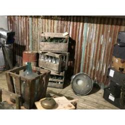 Oude verroeste - verweerde zinken dakplaten , wandbekleding