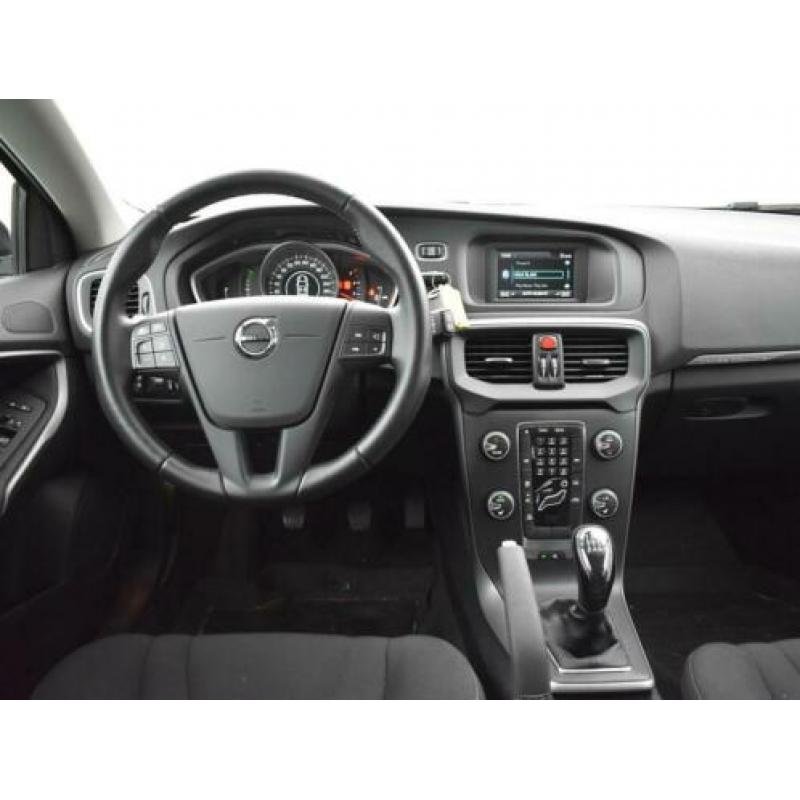 Volvo V40 Cross Country 2.0 D2 / 12-2017 / 37.801 KM