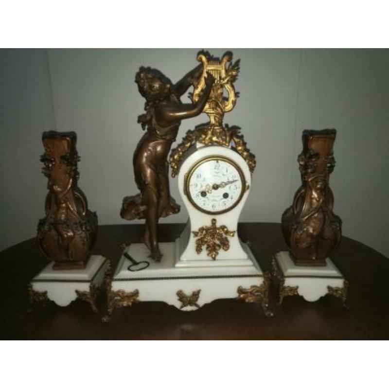 Frans pendule klokkenstel,rond 1900,marmer met brons.