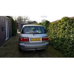 KIA Carens 2.0 Cvvt 2006 Grijs nw apk