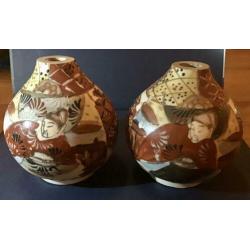 Vintage japans keramiek vaas 2 stuks bolvaas japans satsuma?