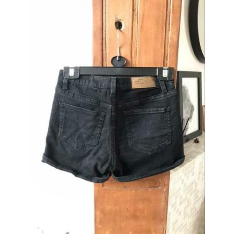Pull & Bear spijkerbroekje dames 32