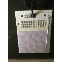 Te koop wekkerradio met licht sterkte. Heeft snooze functie.