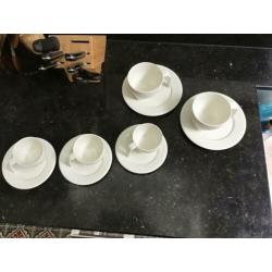 Iitalla ego koffiekoppen en theekoppen