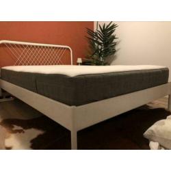Matras Hovag; Goede vering. Bijna nieuw (was 229,-) 140x200