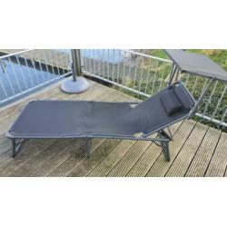 Tuinset (tafel, 4 liig/zitstoelen en 1 ligbank)