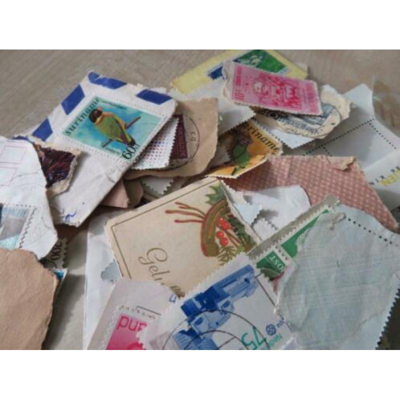 Stapel gebruikte postzegels (wereldwijd)
