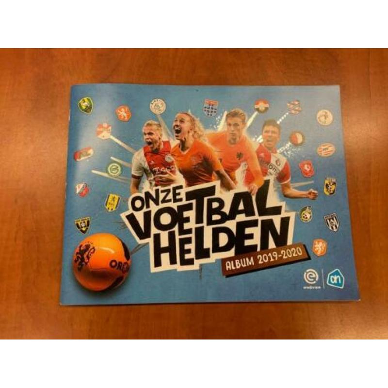 AH voetbalplaatjes album #ondersteboven #modernekunst