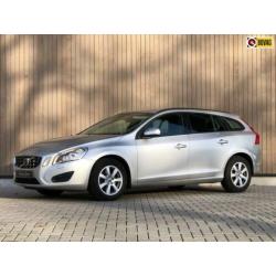 Volvo V60 1.6 D2 Summum 2013 Grijs