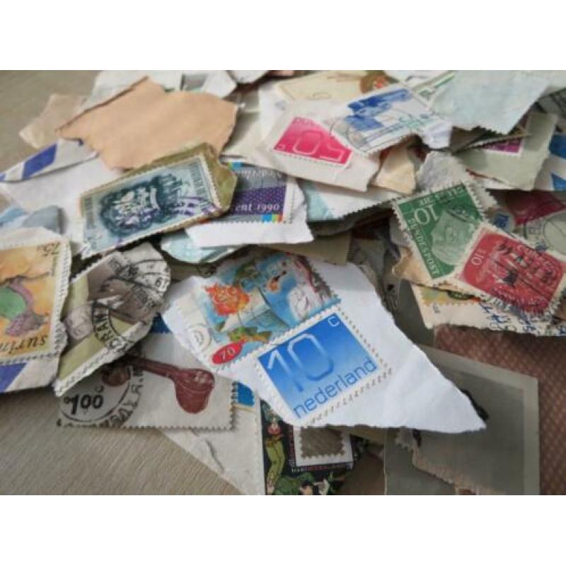 Stapel gebruikte postzegels (wereldwijd)