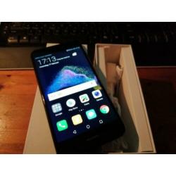 te koop een zeer mooie huawei p8 lite nieuw model. compleet.
